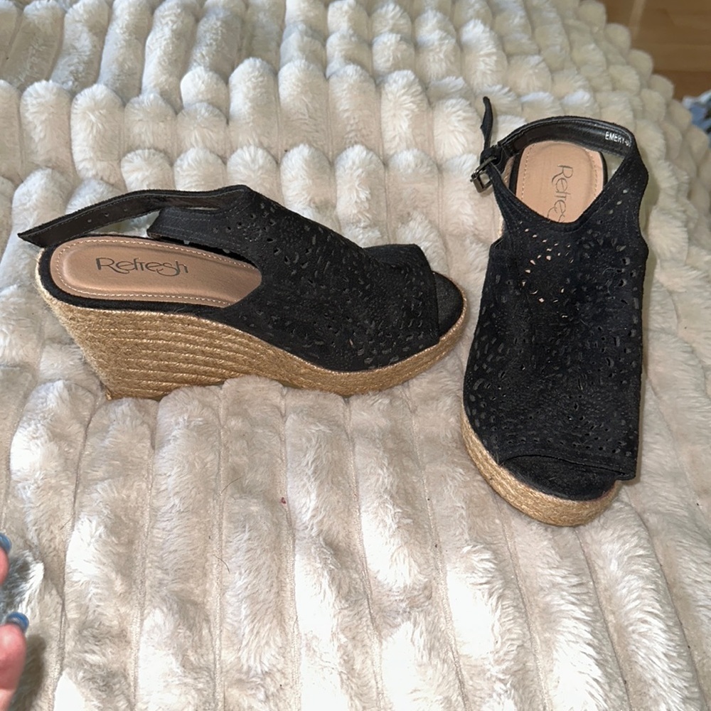 Size 7 never worn, black wedge, adjustable straps shoes - Picture 1 of 4